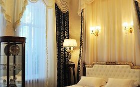 Queen Valery Hotel